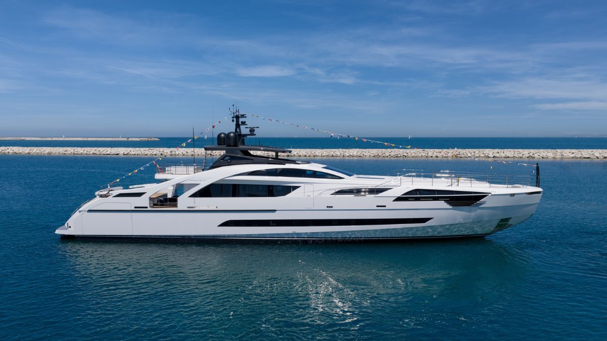 Pershing bota su quinto Pershing 140, el superyate de aluminio más deportivo