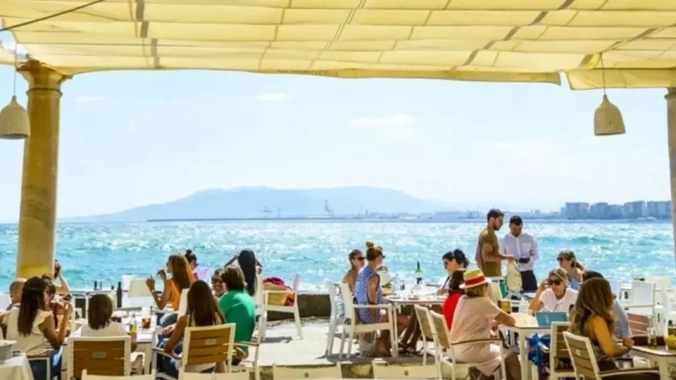 El turismo genera casi tres millones de empleos en España, un 5,3% más que en 2025