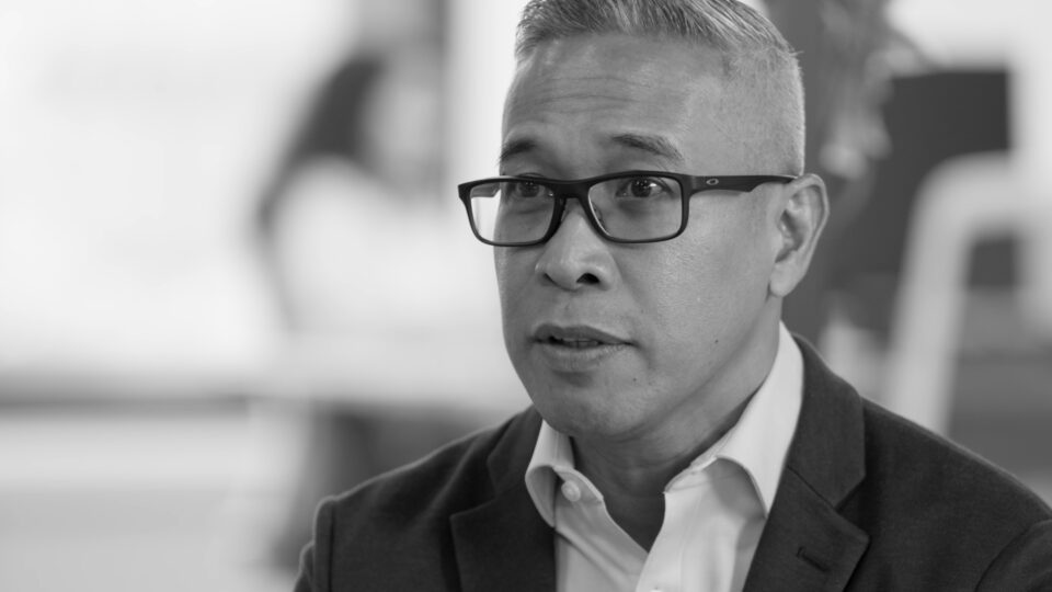 Mike Macapagal, director de People & Culture de JTI: «Para que una empresa sea productiva, tiene que cuidar de sus empleados»