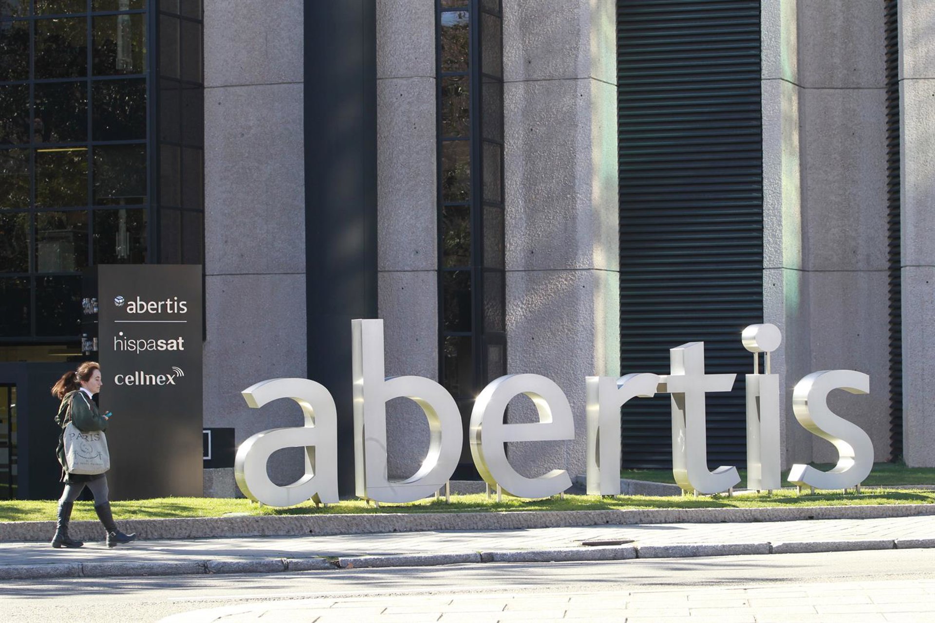 Abertis cierra con éxito una emisión de bonos por 750 millones con vencimiento en 2032