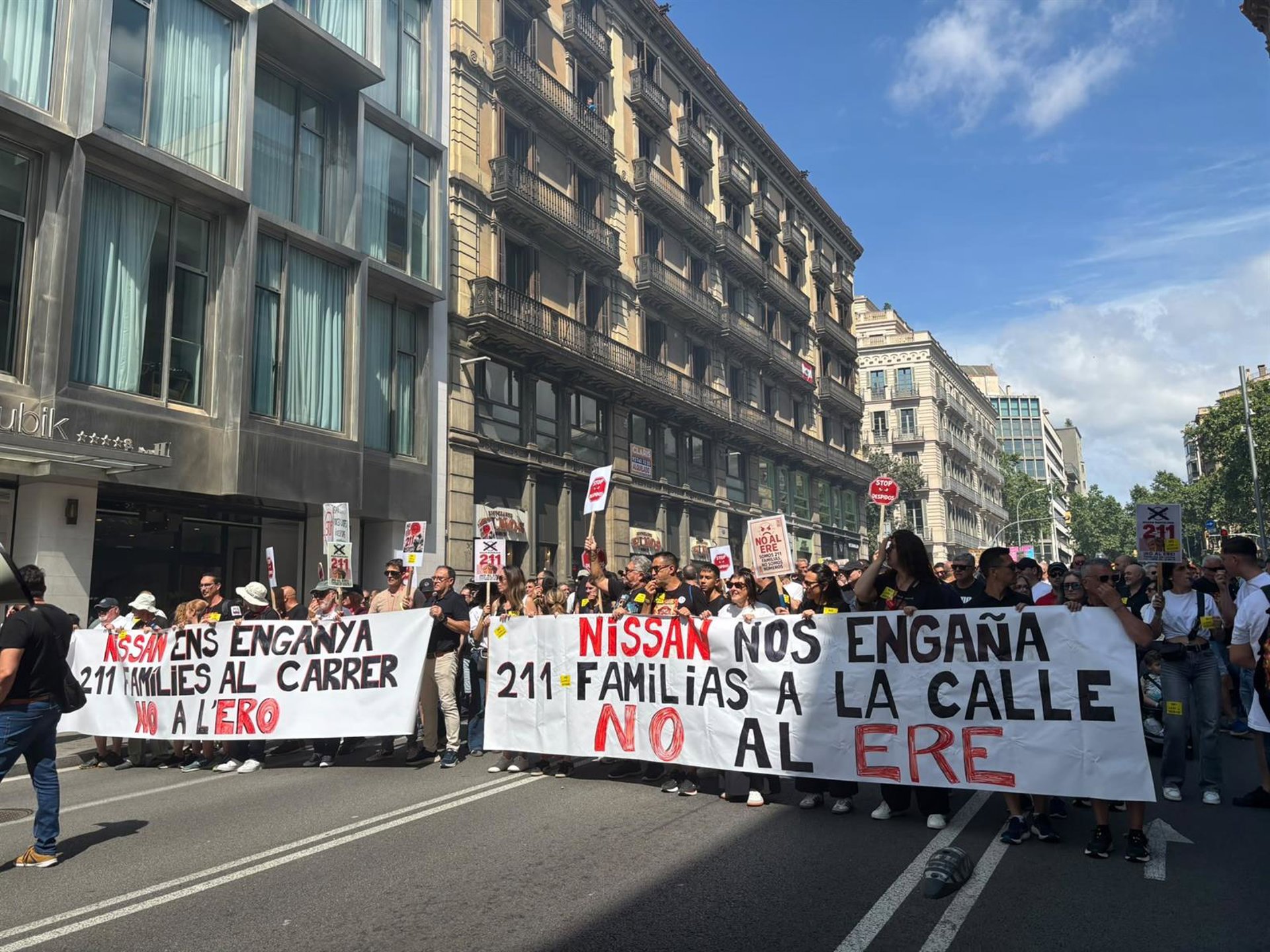 Los trabajadores de Nissan exigen alternativas laborales para los 211 afectados por el ERE