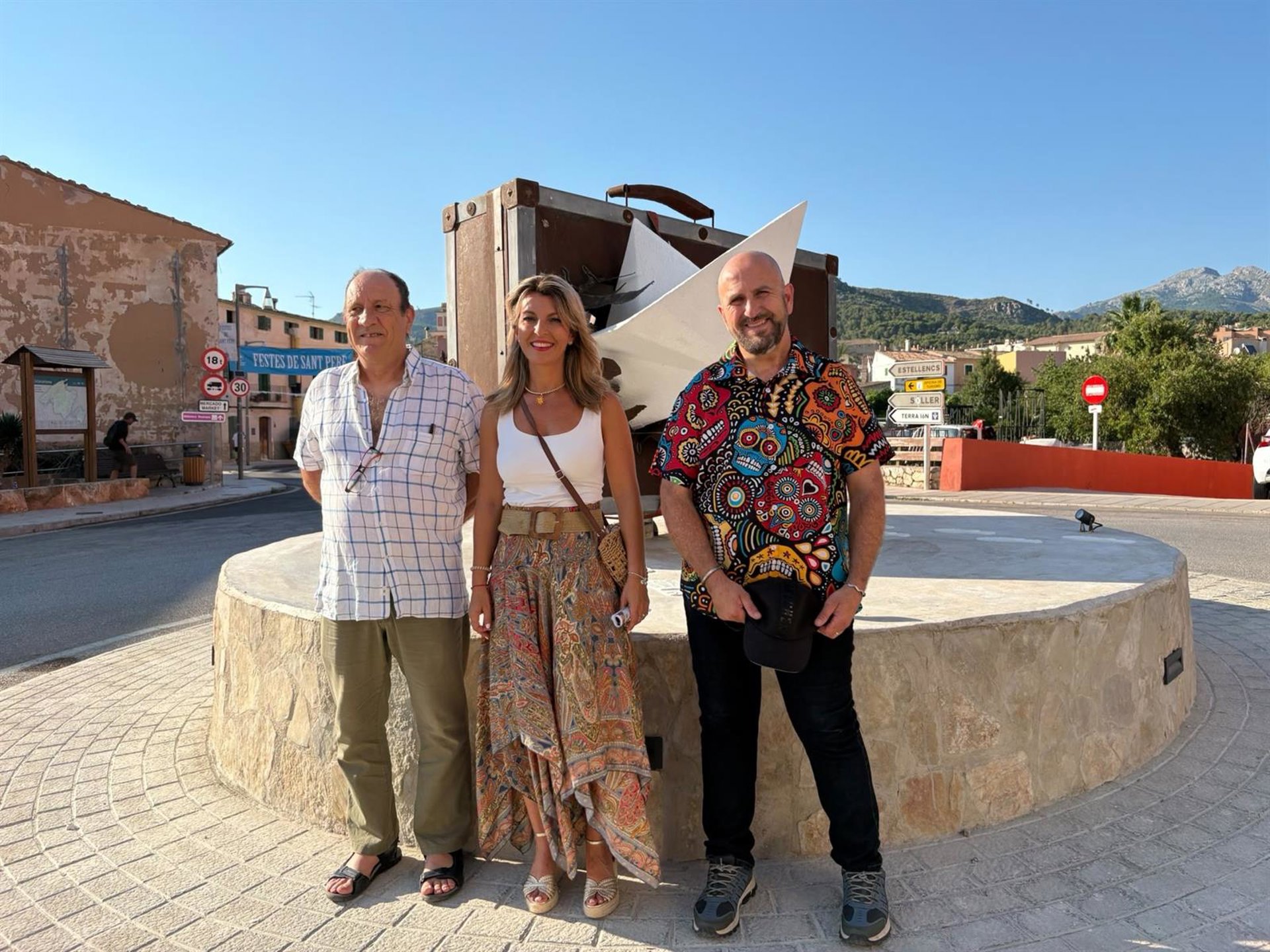 Andratx inaugura una escultura en homenaje a la migración y a la memoria colectiva