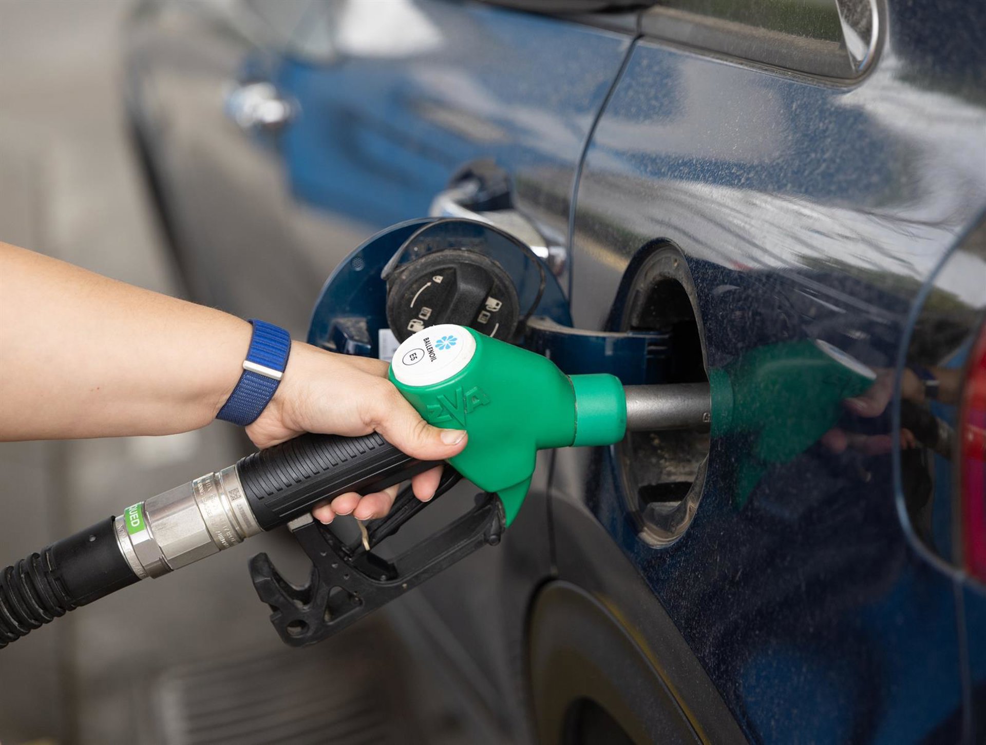 La CNMC ve márgenes moderados en carburantes y sin problemas estructurales de competencia