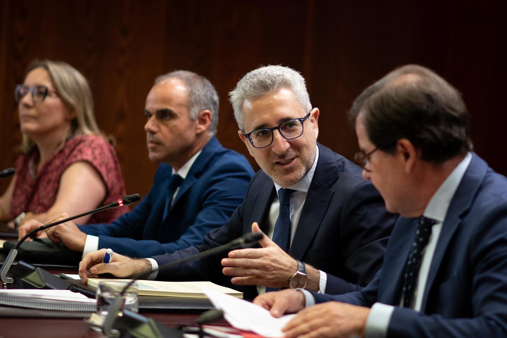 El ministro de Hacienda avanza una propuesta para mejorar la burocracia y fiscalidad de autónomos