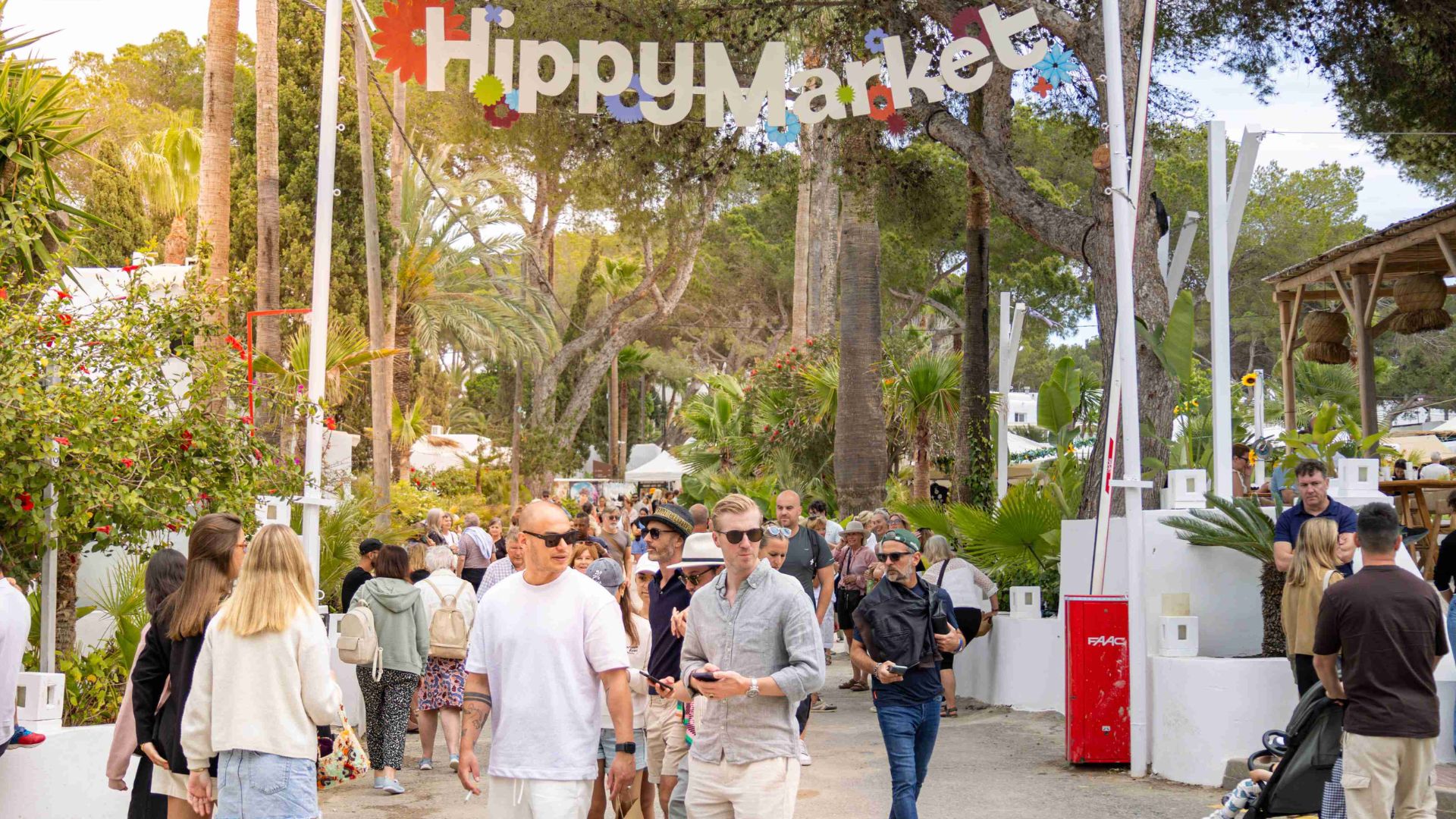Un verano más largo para el Hippy Market Punta Arabí