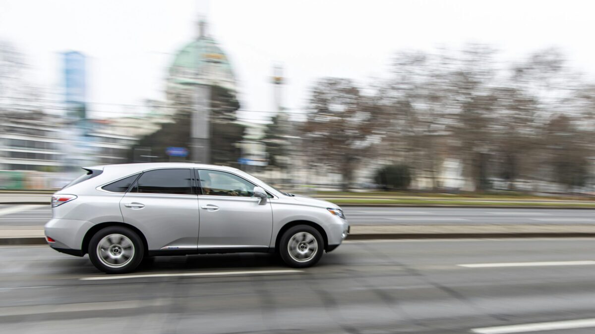 Cuatro de cada diez conductores españoles se plantea comprar un coche chino, según Cetelem