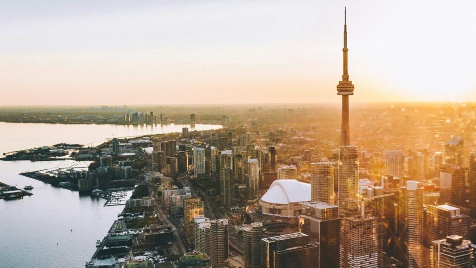 Madrid incrementa su conectividad con Norteamérica con una nueva ruta a Toronto de Iberia