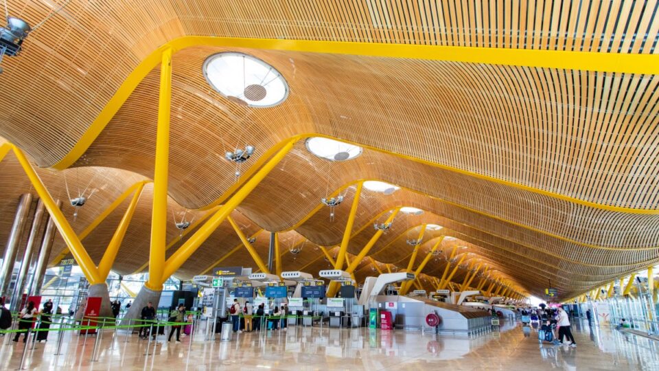 Los aeropuertos de Aena rozan los 37 millones de pasajeros en junio, con un alza del 3,5%