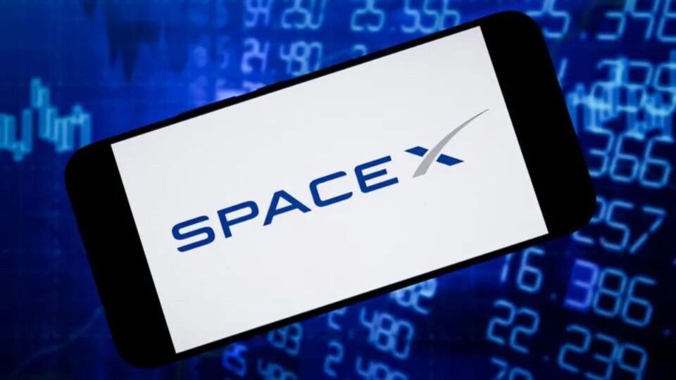 ¿Qué pasa con el supuesto nuevo móvil de SpaceX? Todo lo que se sabe del smartphone de Elon Musk