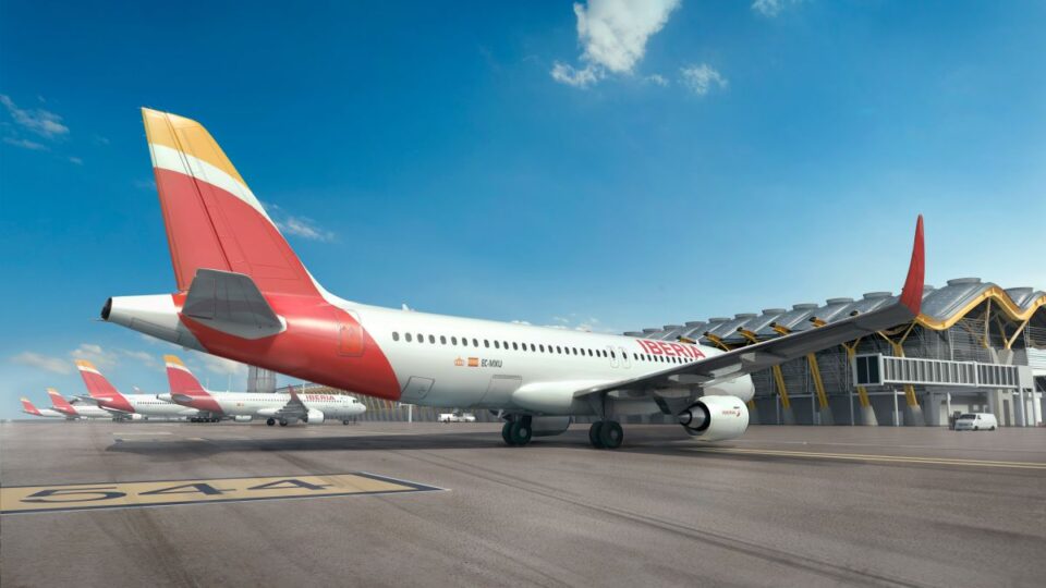 Iberia gana 526,1 millones hasta junio y reduce un punto su margen por el alza del combustible