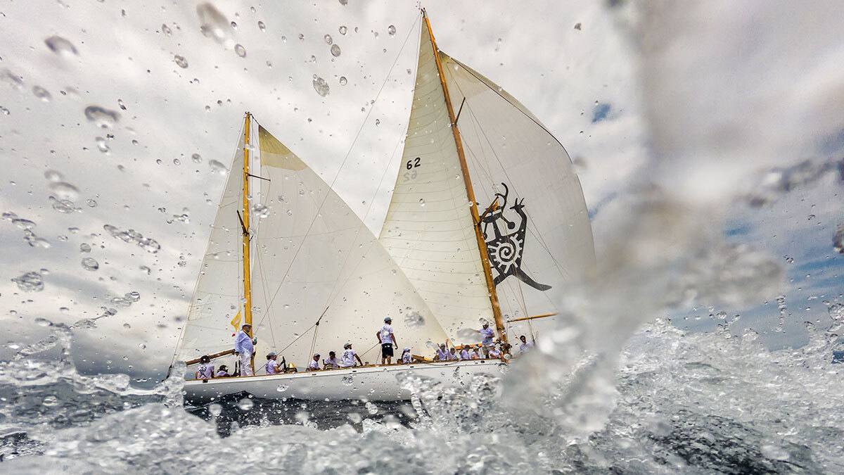 La Puig Vela Clàssica reúne a más de 45 veleros centenarios en Barcelona