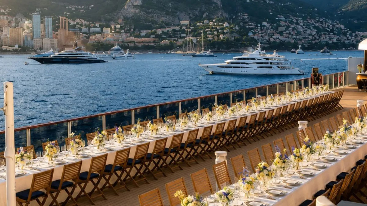 Louis Vuitton se sube al Orient Express: la maison presenta su concepto de yate-restaurante