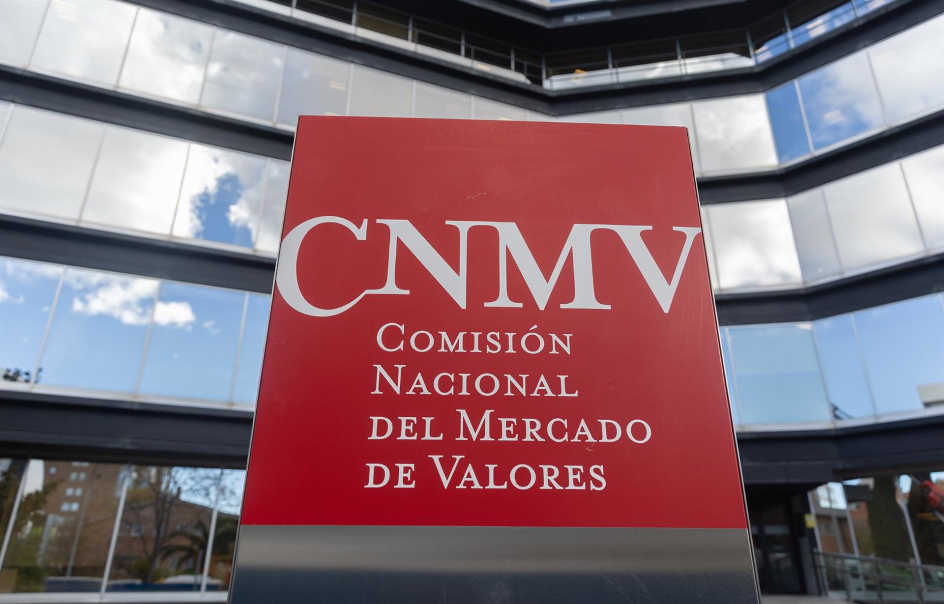 La CNMV modifica la regulación de la operativa de valores por parte de sus trabajadores para incluir cripto
