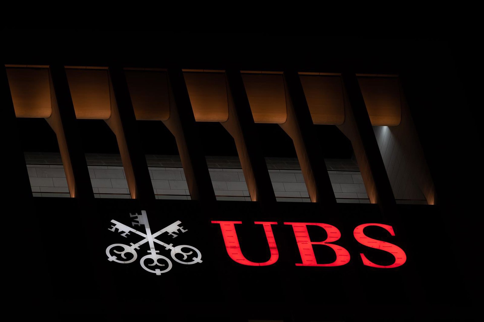 El banco suizo UBS eleva su participación en Indra por encima del 4,5%, valorada en 415 millones