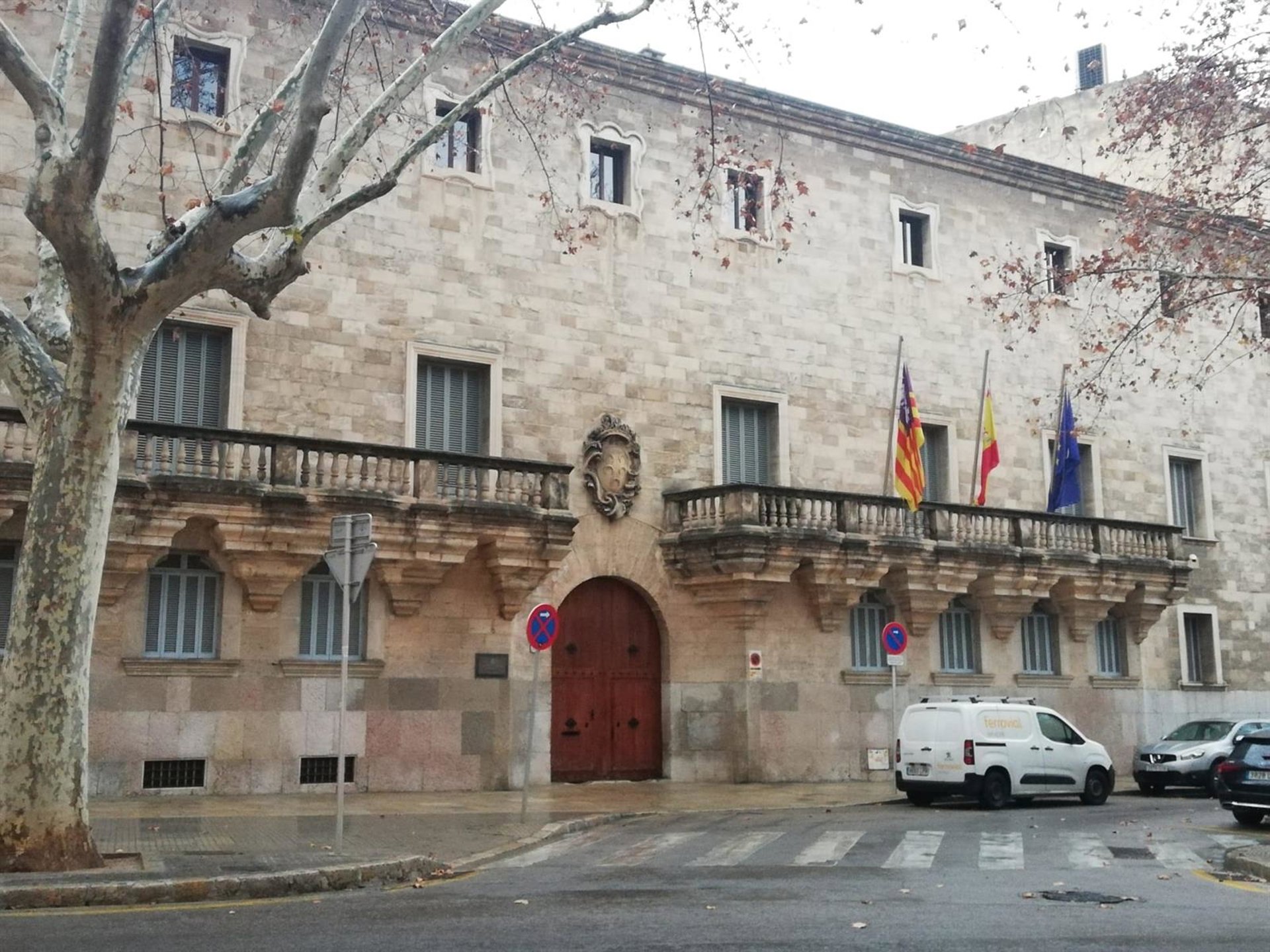 Un abuelo se enfrenta a seis años y medio de cárcel por abusar en dos ocasiones de su nieta, menor de edad