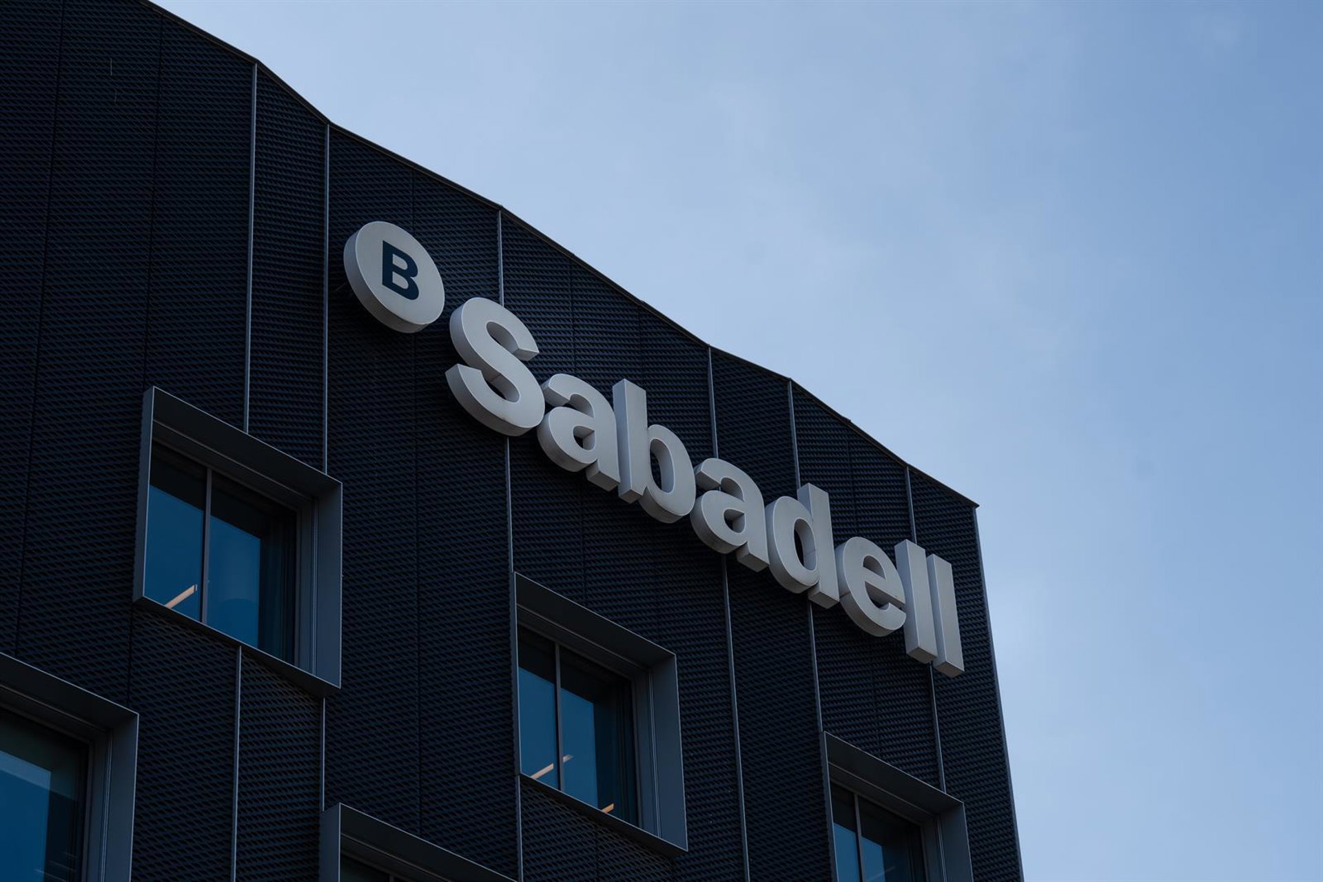 Sabadell ejecuta el 75% de su programa de recompra de 365 millones
