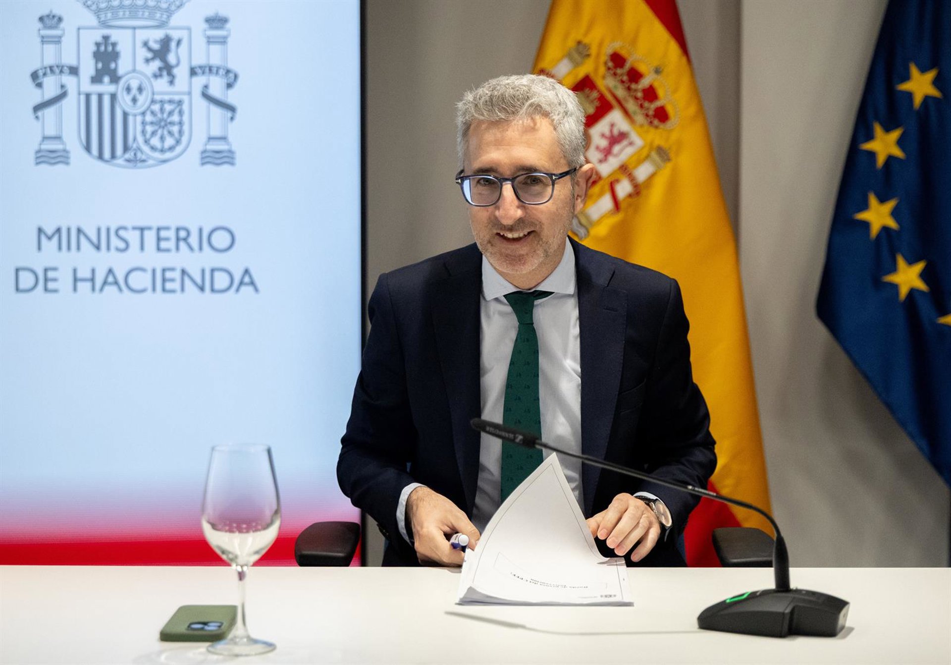(AM2)Arcadi España confirma que el Consejo de Ministros aprueba mañana el techo de gasto y la senda de déficit