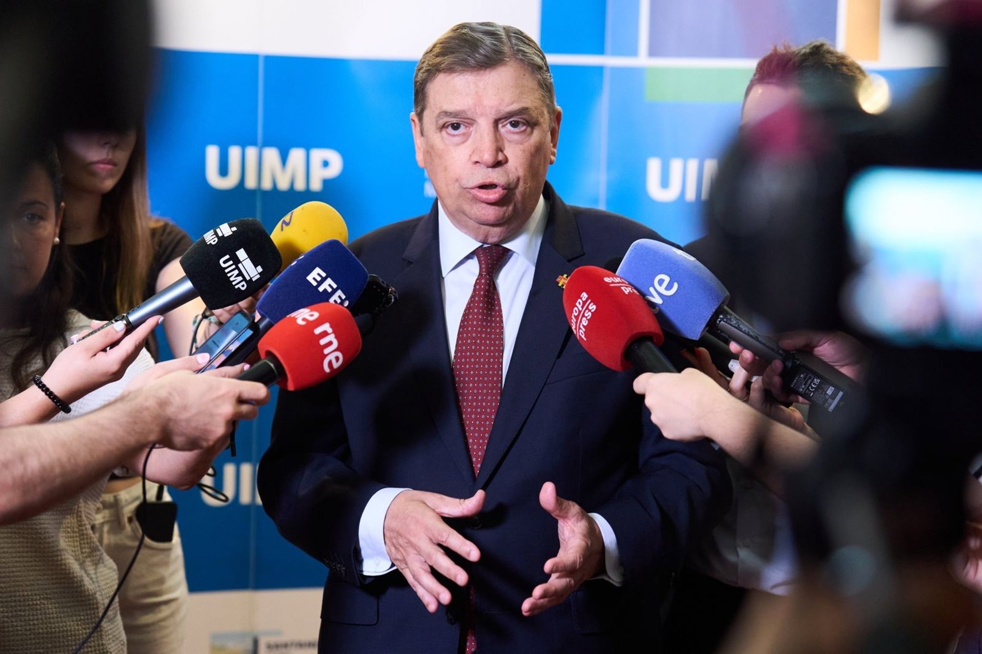 Planas reconoce la «difícil situación» del verdel, y asegura que el Gobierno tendrá que gestionarla