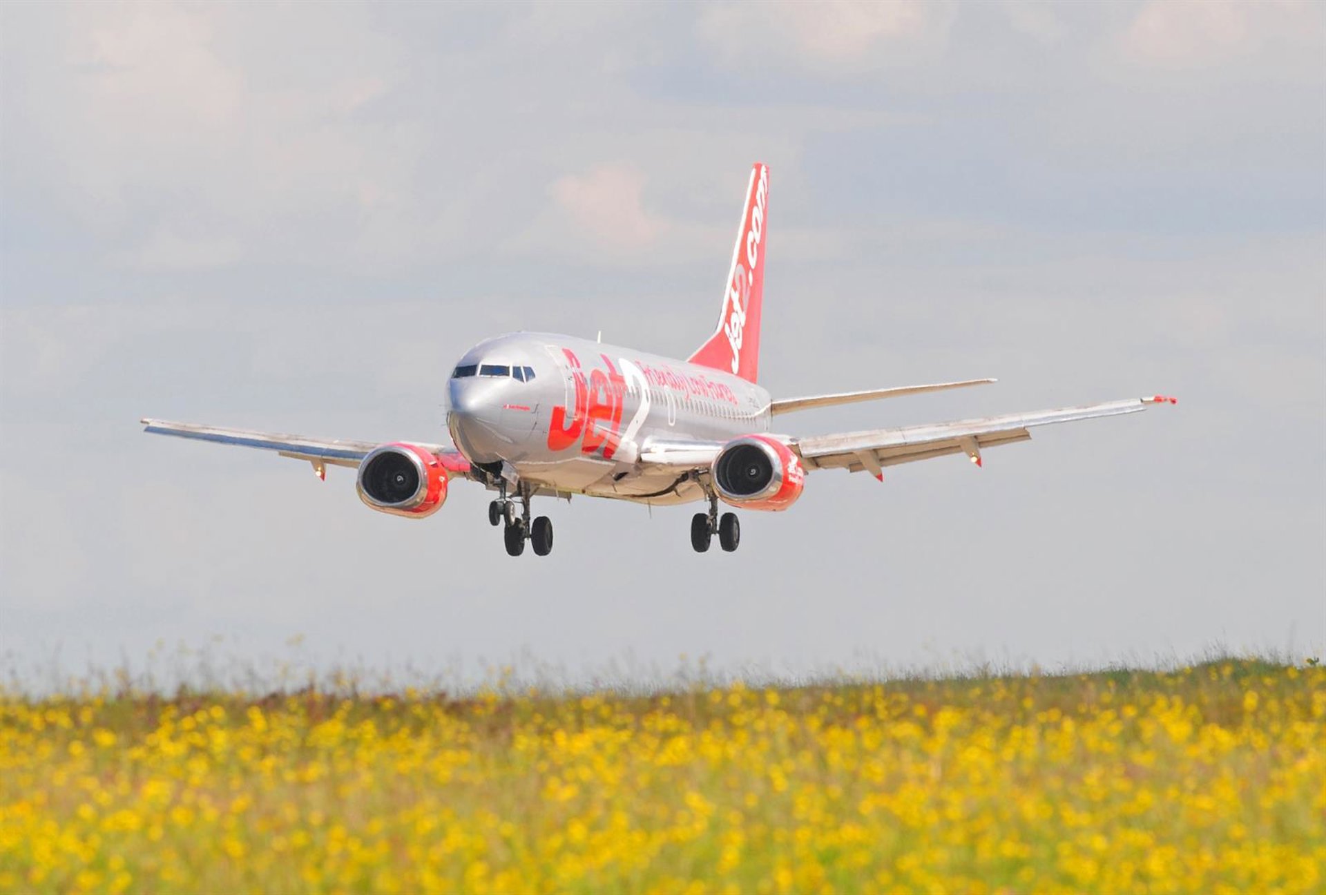 Jet2 gana un 8% menos en su año fiscal 2026 por su nueva base en Gatwick, pero logra ventas y pasajeros récord