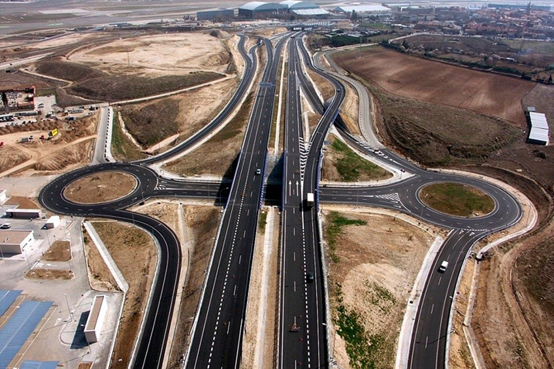 OHLA da por cerrado su litigio con los fondos de la autopista M-12 sin tener que hacer ningún desembolso