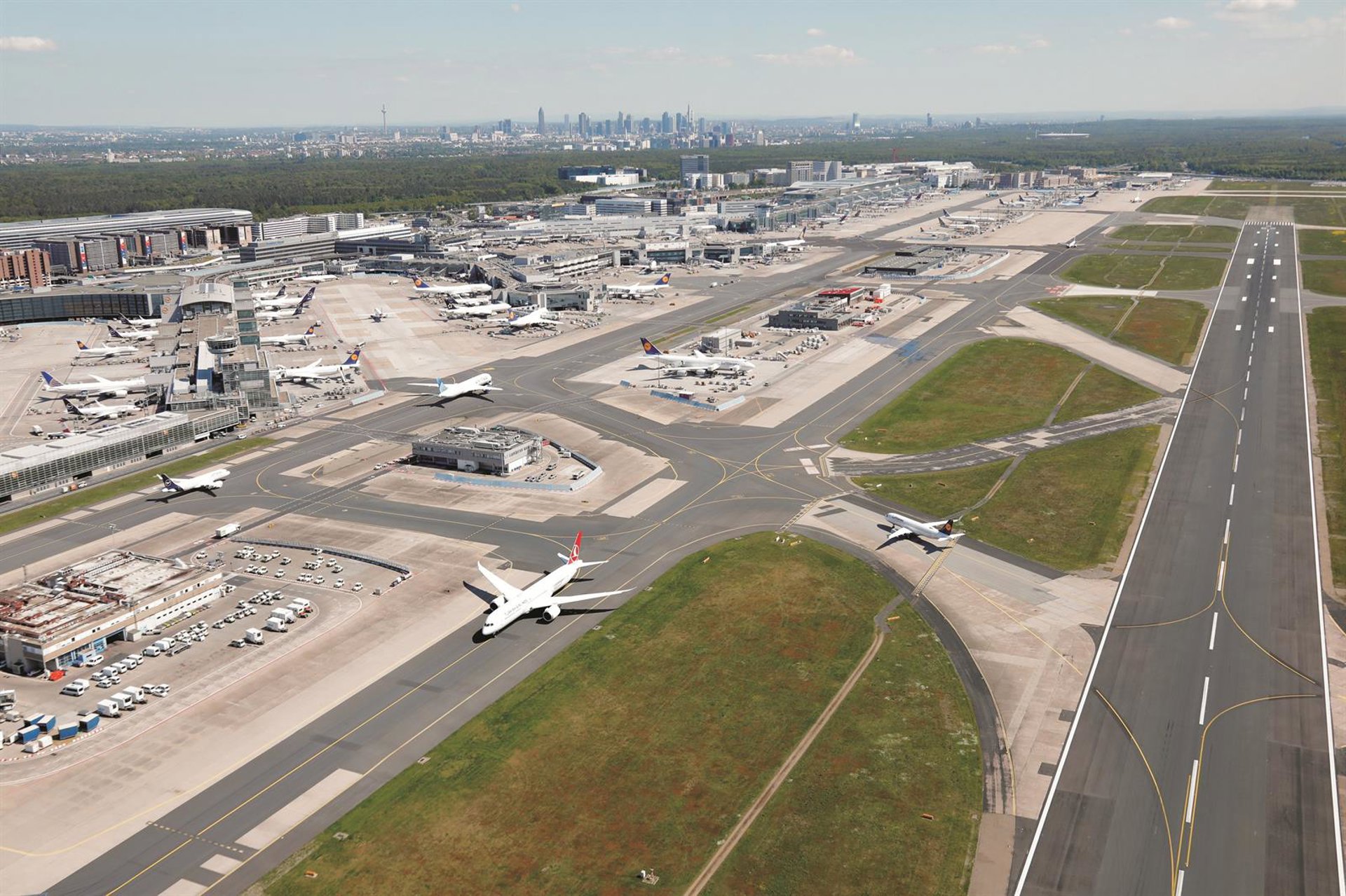 El aeropuerto de Fránkfurt reduce previsión de pasajeros para 2026 tras un leve descenso hasta junio