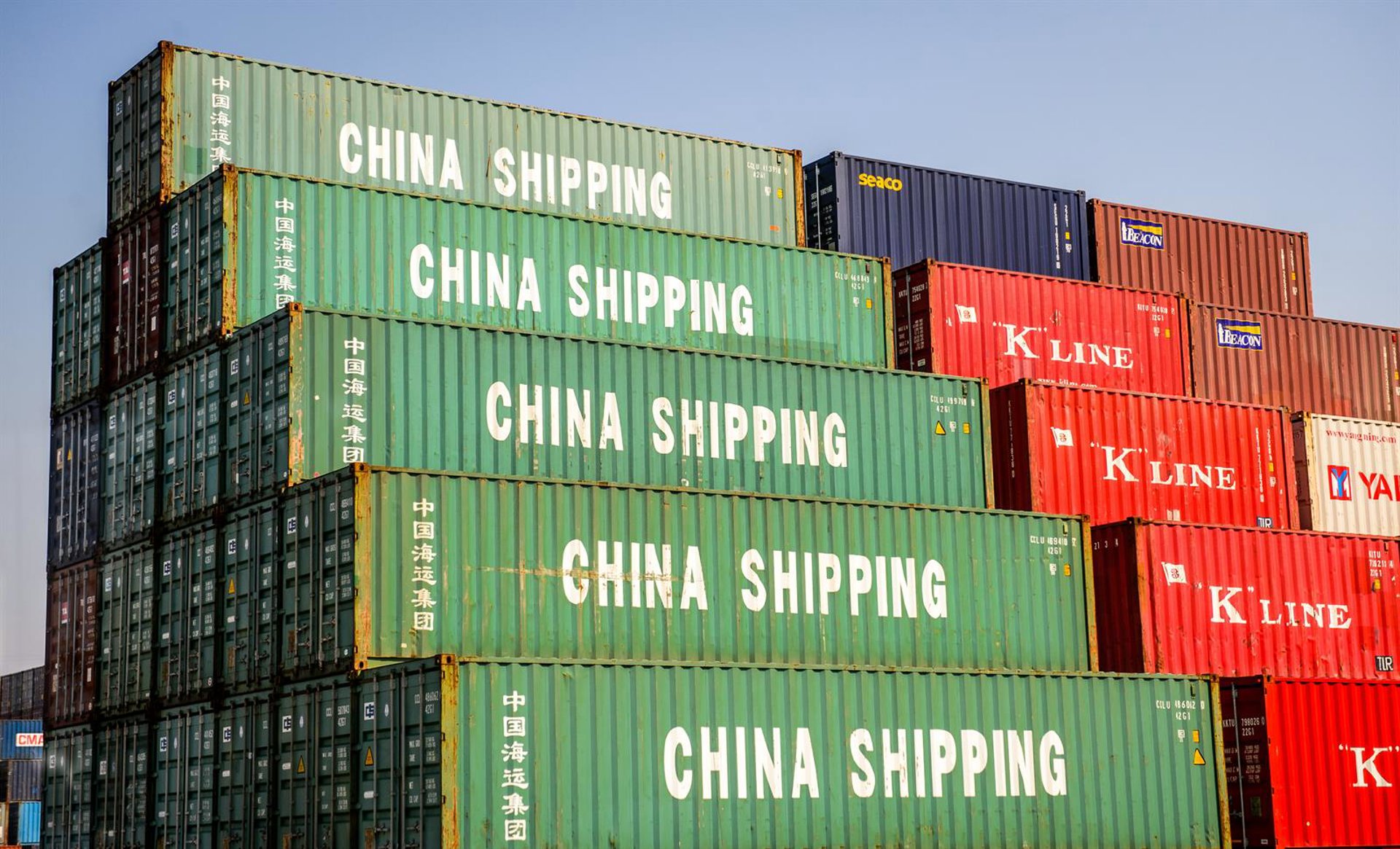 Las exportaciones chinas crecieron un 27% en junio y las importaciones un 36%