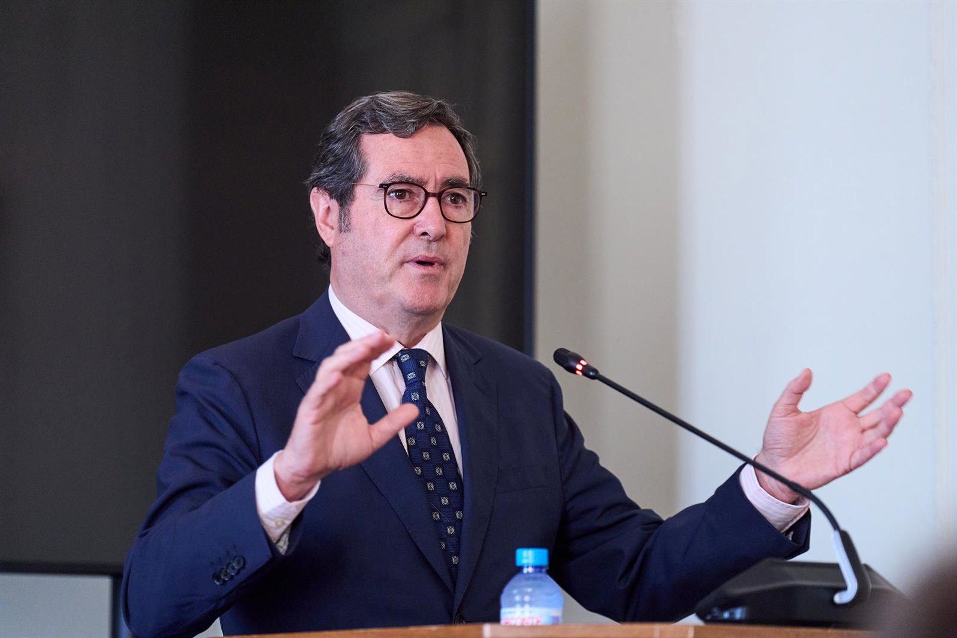 La CEV respalda por unanimidad la candidatura de Garamendi a la presidencia de CEOE