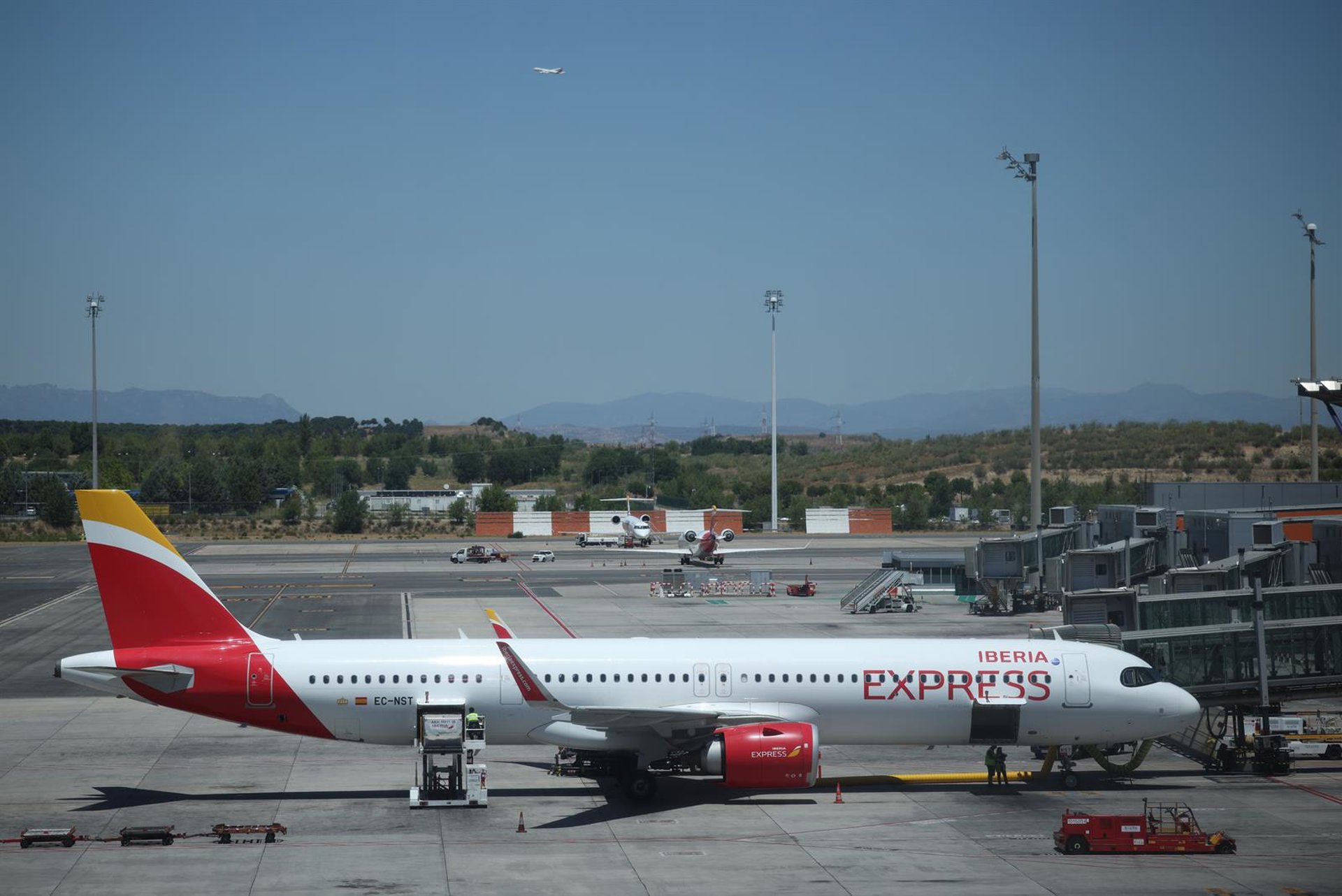 Iberia Express aplica un 10% de descuento para reservas de cuatro o más pasajeros por el Mes de la Amistad