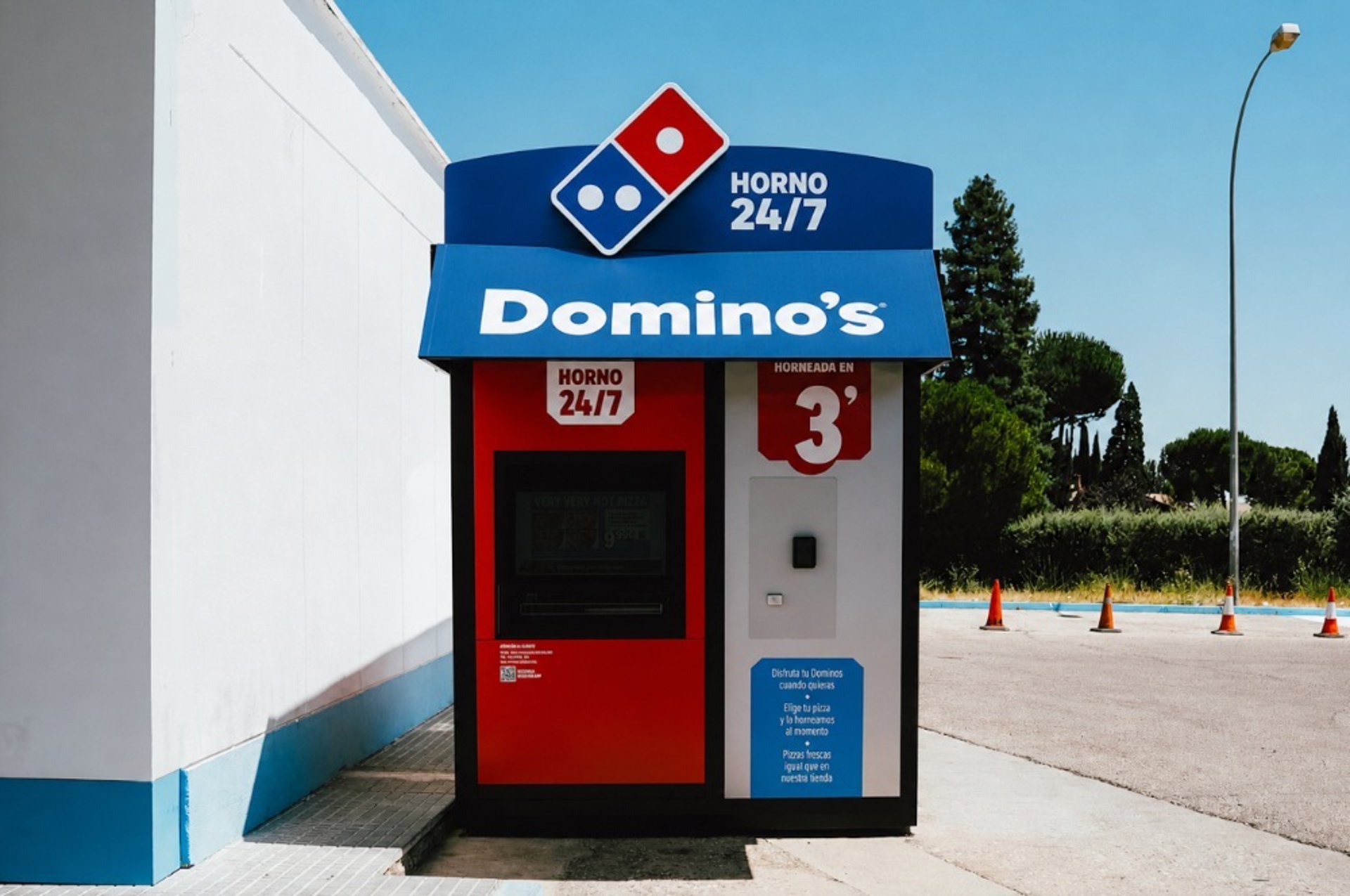 Domino’s Pizza crece en España con la apertura de su primer ‘vending’