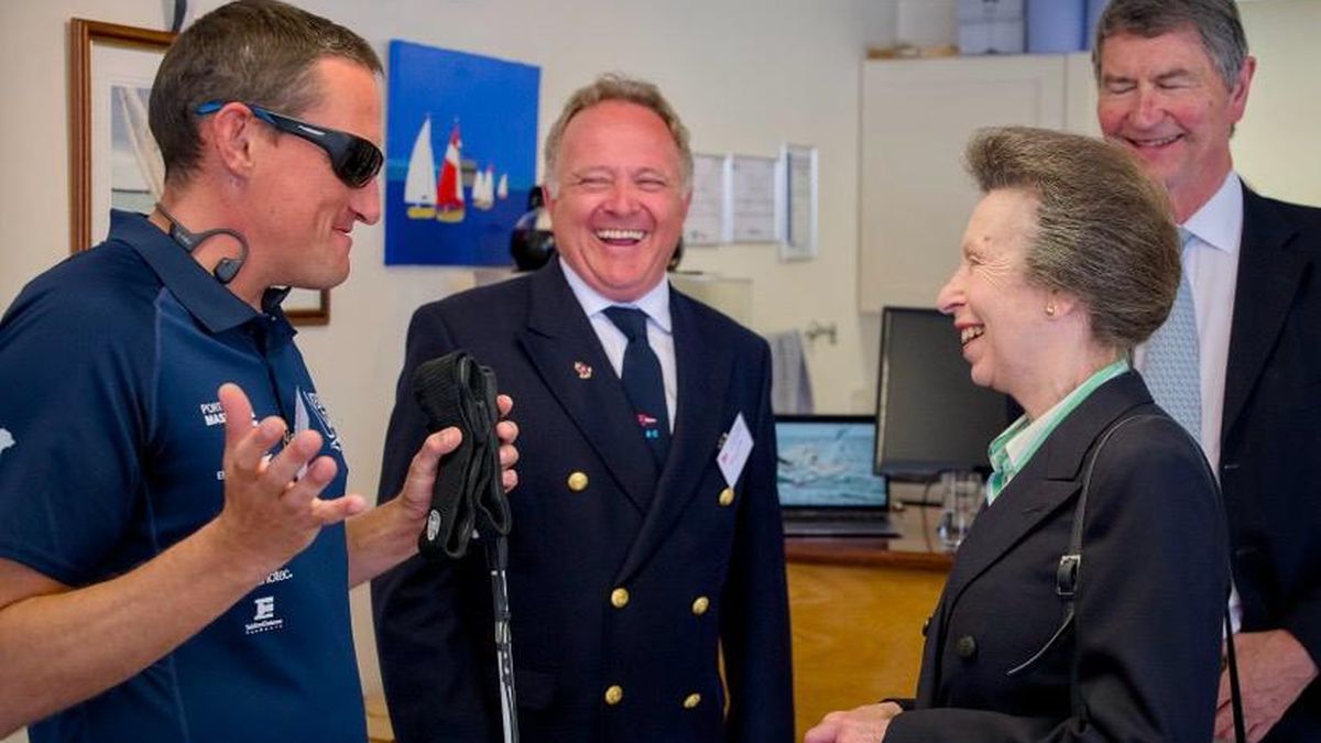Ana de Inglaterra recibe a Dani Anglada en plena Cowes Week