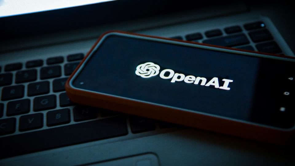 Cuando la IA decide mentir: el ensayo que ha encendido las alarmas sobre OpenAI y Anthropic