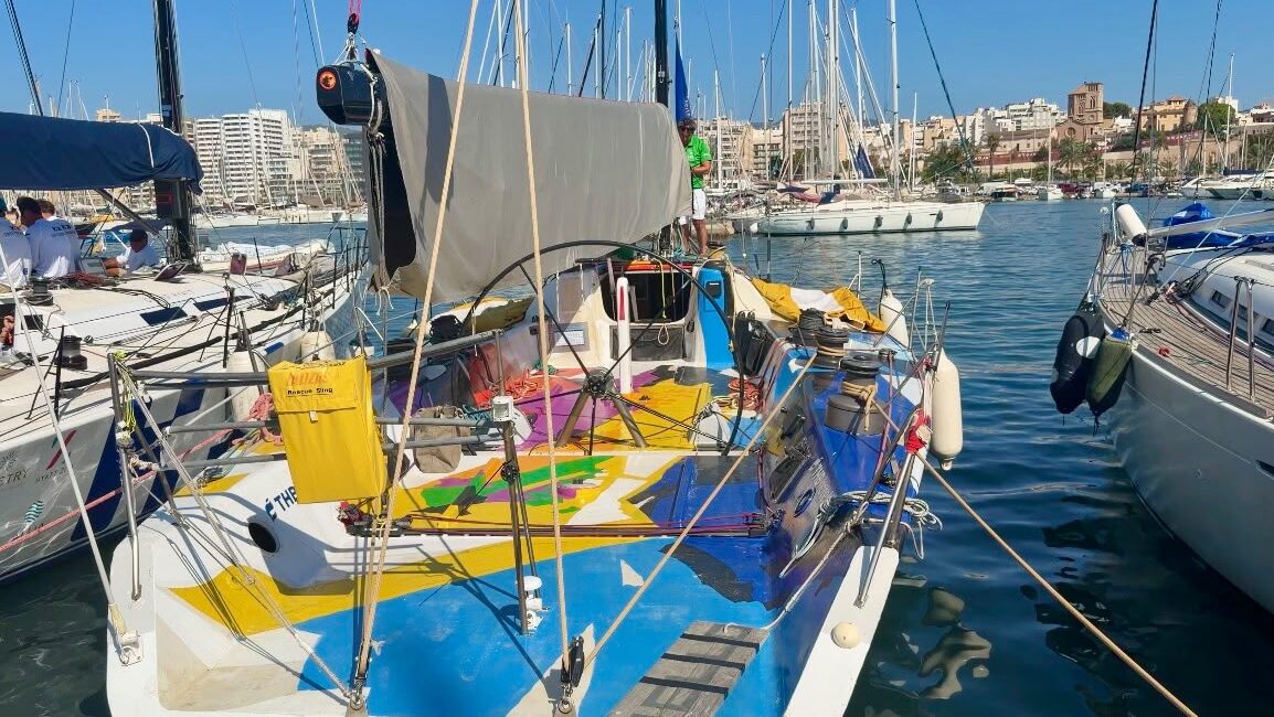 El velero convertido en obra de arte con el que la vicepresidenta del Consell de Mallorca participa en la Copa del Rey