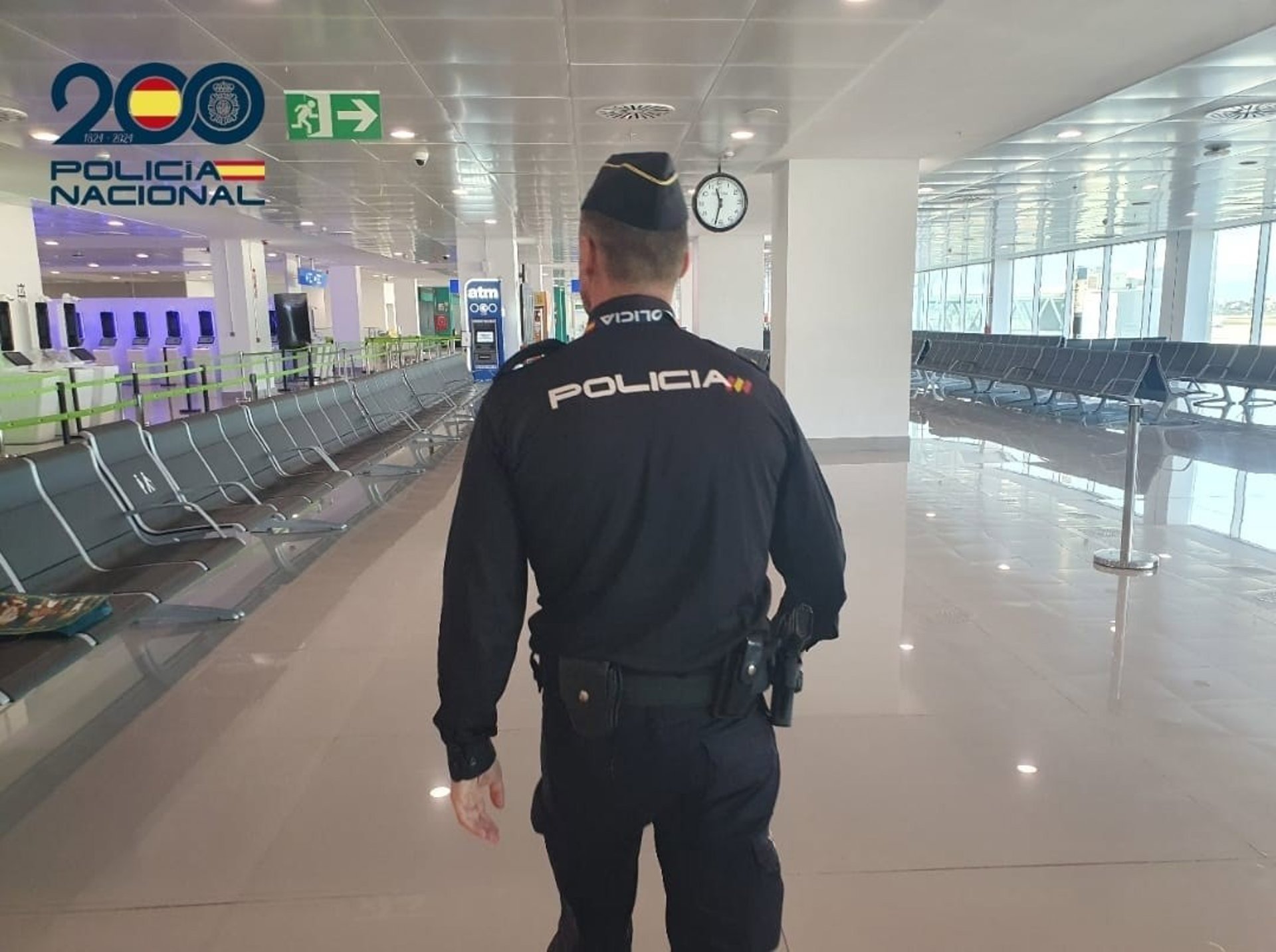 Detenido por agredir a dos taxistas que le recriminaron cruzar en rojo en el aeropuerto de Palma