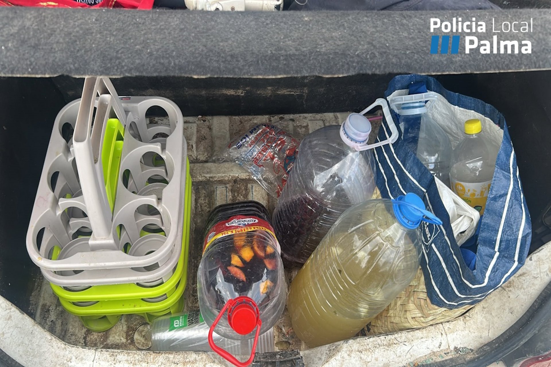 Intervienen más de 200 envases y garrafas con alcohol que se vendían en las playas de Palma