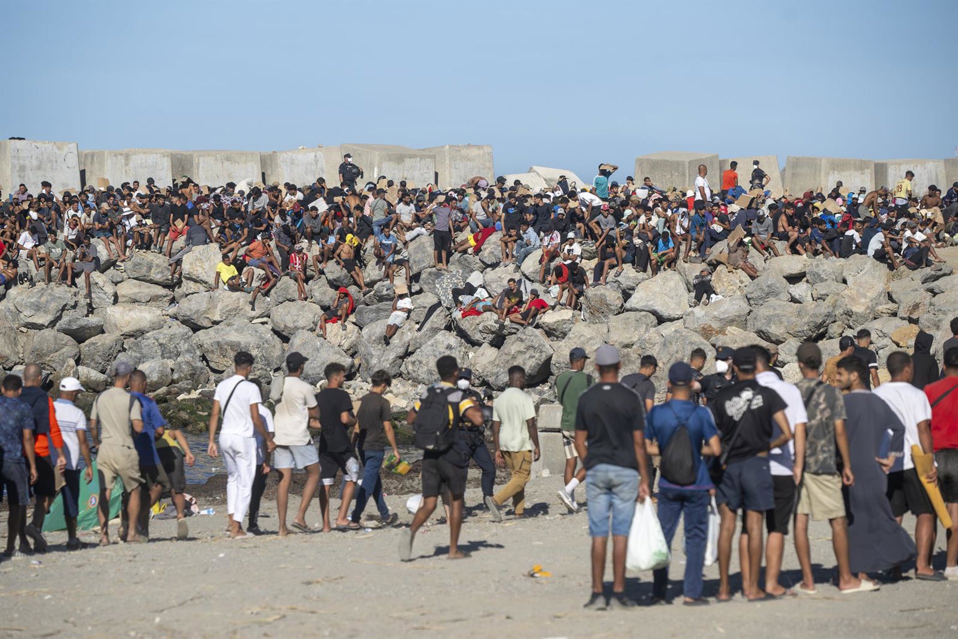 Cuerpo viaja a Ceuta este lunes para abordar con empresas el apoyo económico tras la crisis migratoria