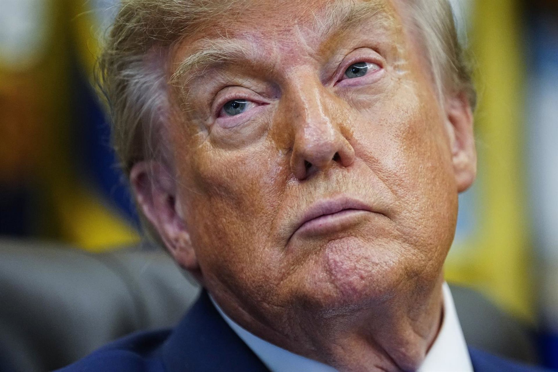 Trump afirma que aumentará al 50% los aranceles sobre automóviles y otros productos canadienses