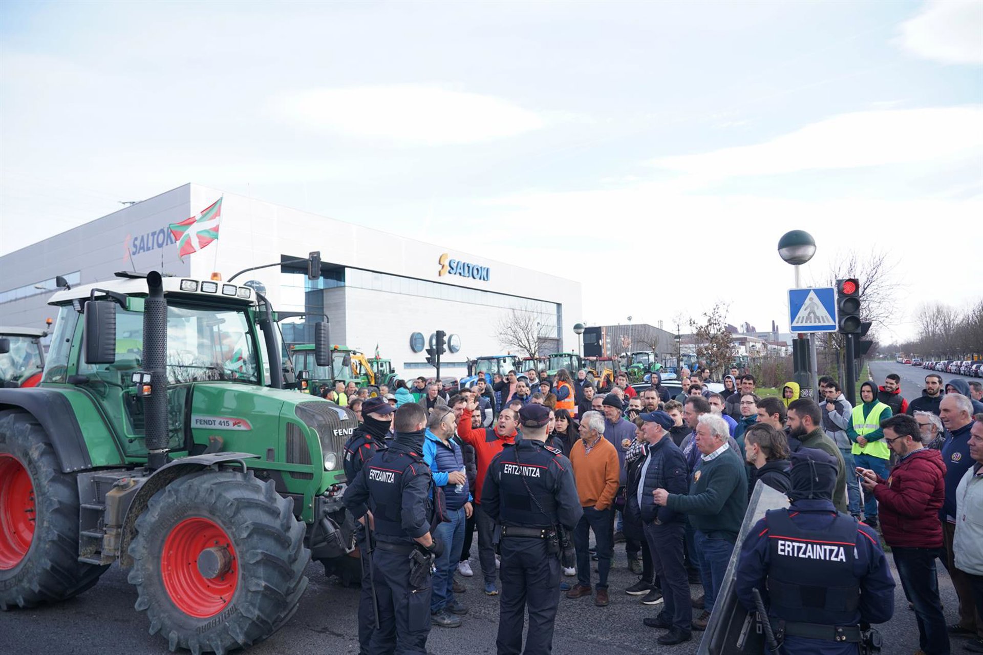 Agricultores realizarán una tractorada mañana en Vitoria-Gasteiz para pedir la declaración de zona de sequía