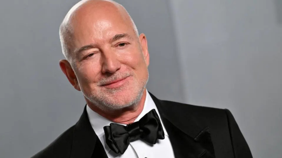 De Jeff Bezos a Rihanna, los millonarios famosos que han recibido multas por sus jets privados