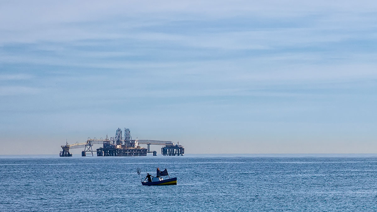 Adiós a la isla de amarre de BP frente a Castellón, protagonista de un histórico vertido de fuel