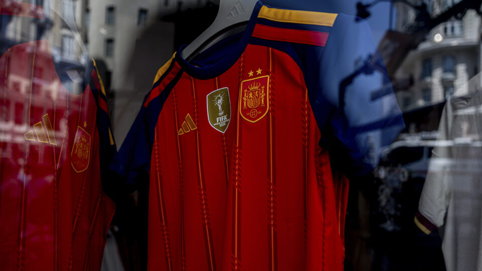 Adidas y España negocian un nuevo contrato tras una etapa de triunfos 