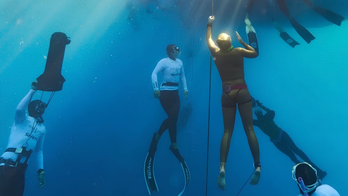Zsófia Törőcsik bate el récord mundial de inmersión libre con un descenso de 108 metros