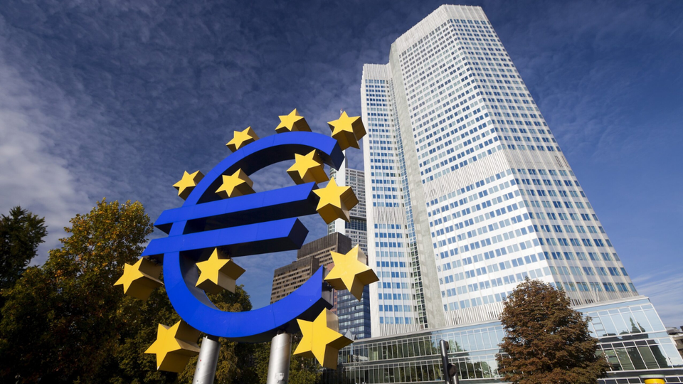El BCE se reúne hoy con tres frentes abiertos: los tipos, la deuda francesa y el futuro de Lagarde
