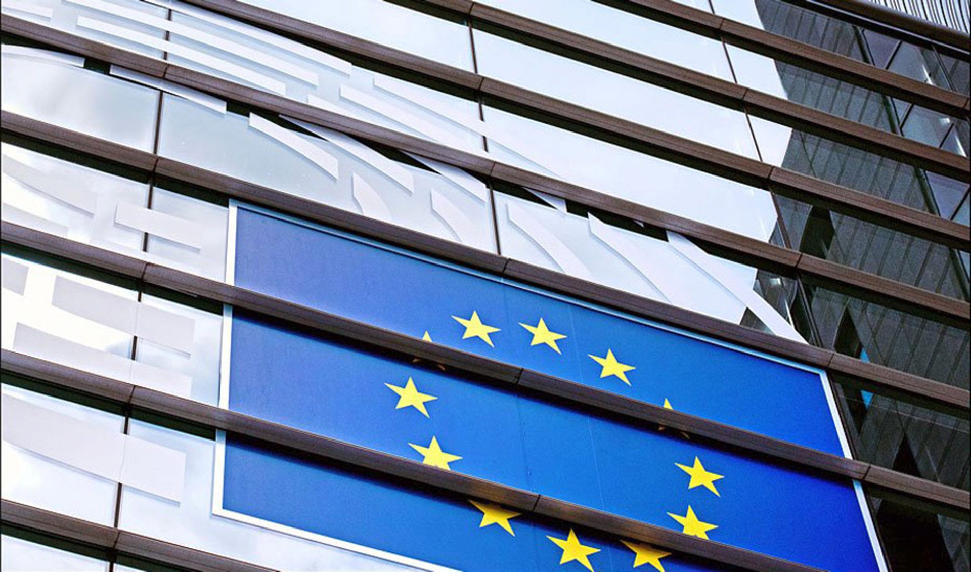 Bruselas rechaza un veto de EEUU a las exportaciones de diésel y avisa de que dañaría la confianza como socio