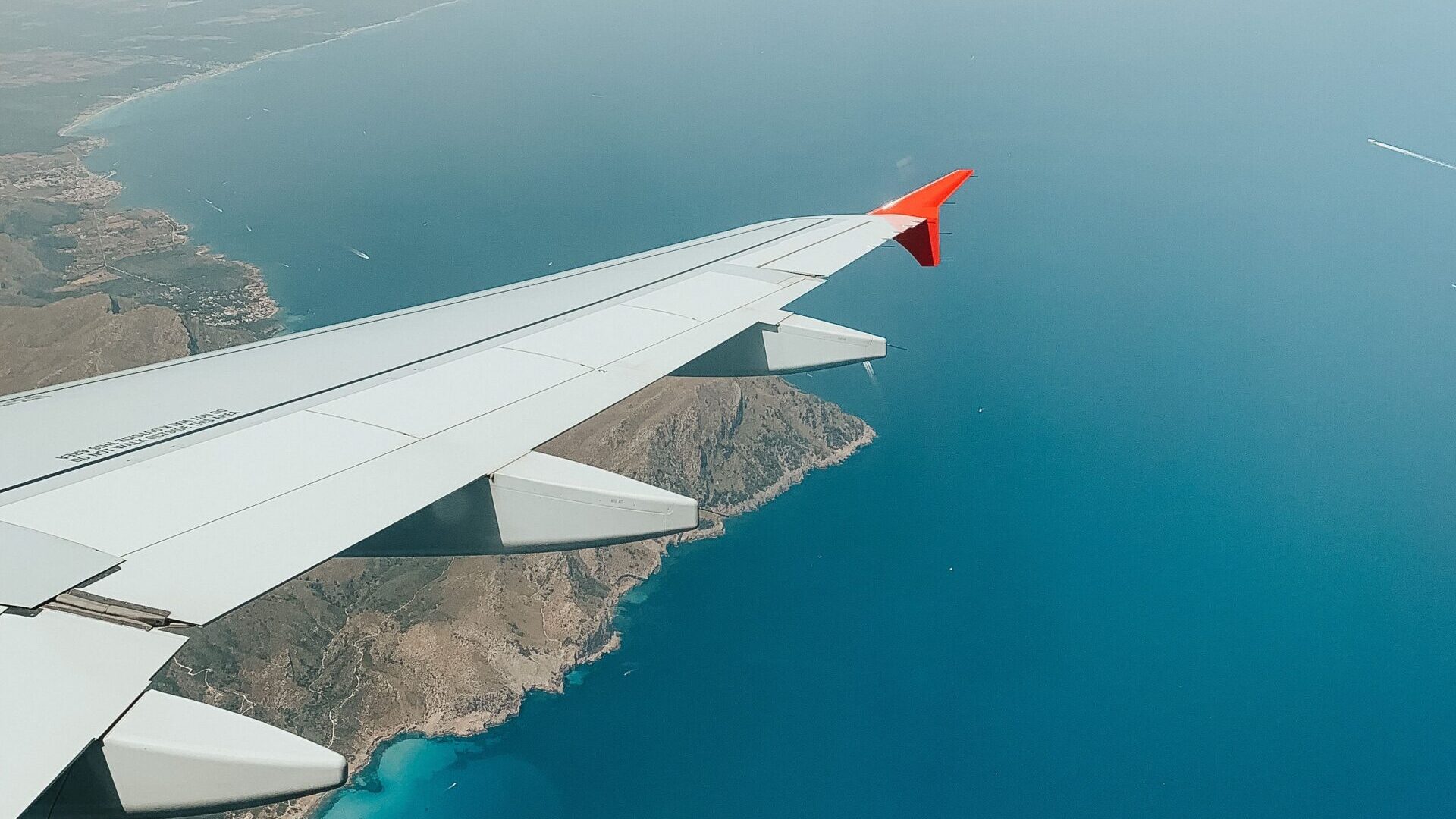More than 5,000 flights at the airports of the Balearic Islands during the Pilar holiday weekend