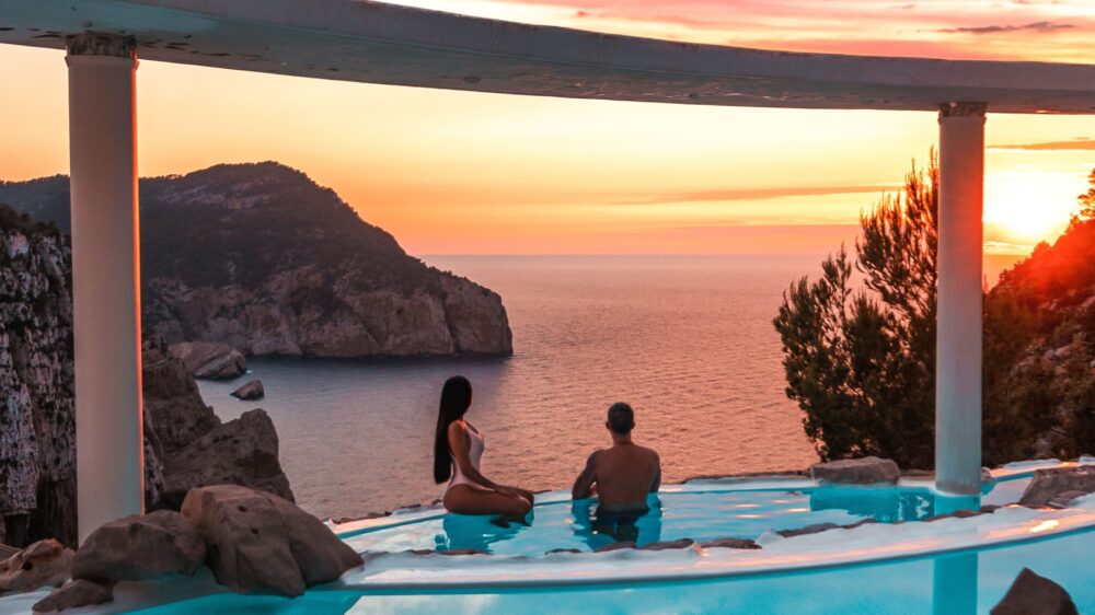 Planting High Rise Pool Ibiza and Formentera are driving the rise in tourism spending